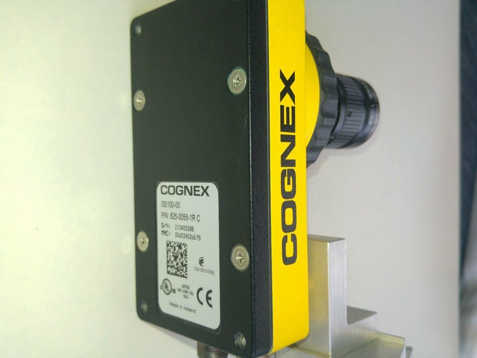 COGNEX-Kamera IS 5100 mit LED-Ringlicht in Rohrbach