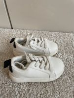 *Wie neu* Zara weiße Sneaker - Schuhe, Größe 23 West - Nied Vorschau