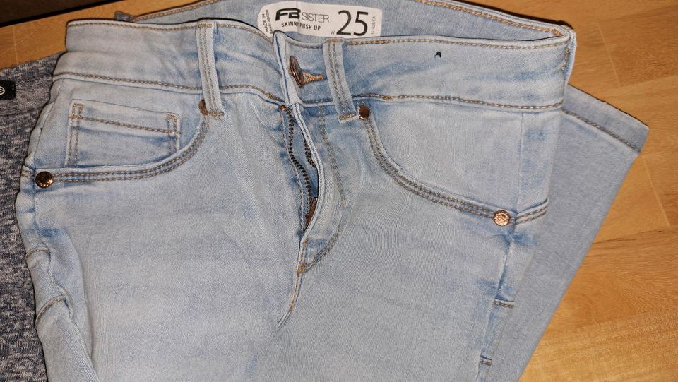 Paket Pulli Kapuzenpulli Jeans Skinny XXS XS 34 36 24 25 in Leipzig