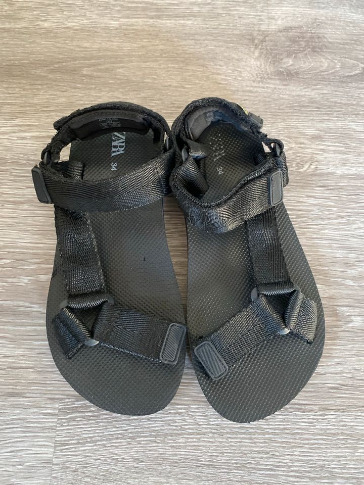 Sandalen von Zara wie neu Größe 34 in Ammersbek