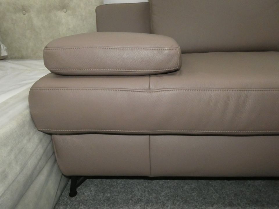 Leder Sofa Wohnlandschaft Couch 2elektr Funktionen anstatt 6250€ in Lotte