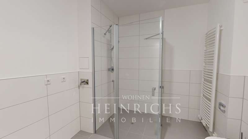 HEINRICHS: helle & moderne 2-Zimmerwohnung im 1. OG beim Steincenter in Freising mit Balkon in Freising