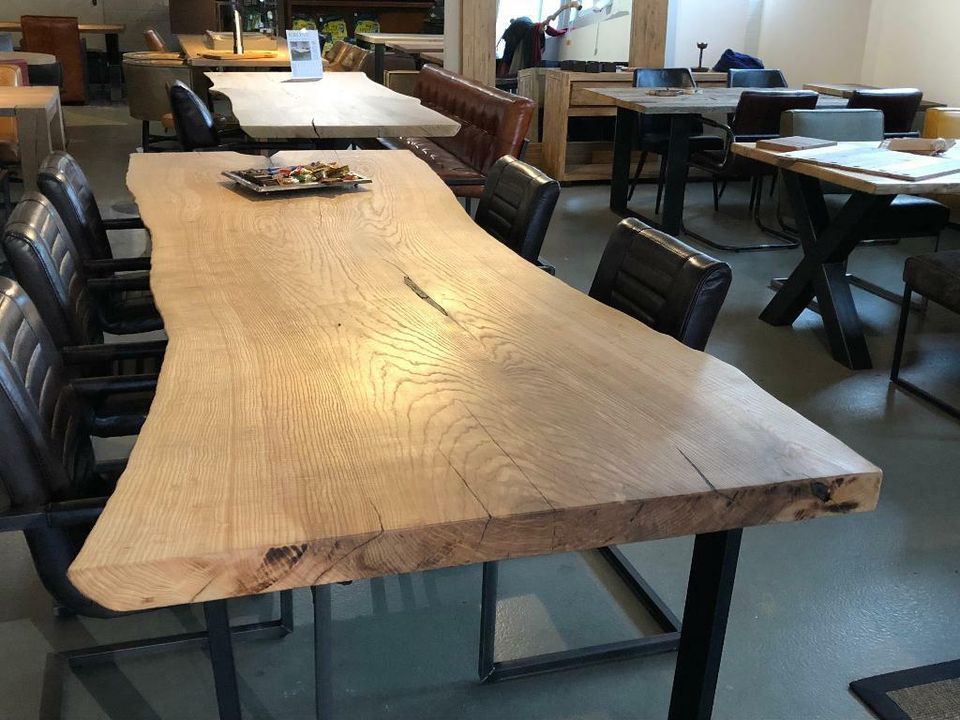 Tisch konfigurieren Baumkantentisch Baumstamm massiv Esstisch in Essen