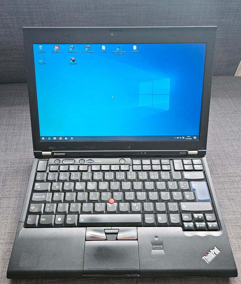 Laptop Lenovo ThinkPad X220, 2.6Ghz, 8GB RAM und Zubehör in Celle