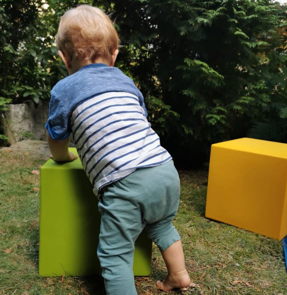 2 Kinder Sitzwürfel Spielwürfel In-Outdoor orange 30x30x30 cm in Solingen