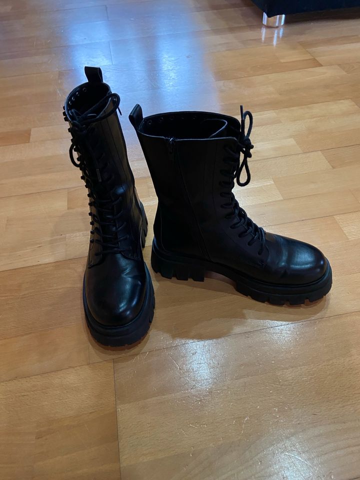 Boots Schuhe Stiefel Gr.38 fast neu in Wattenheim