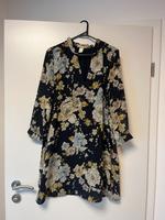 Kurzes Kleid mit Blumenmuster H&M Köln - Porz Vorschau