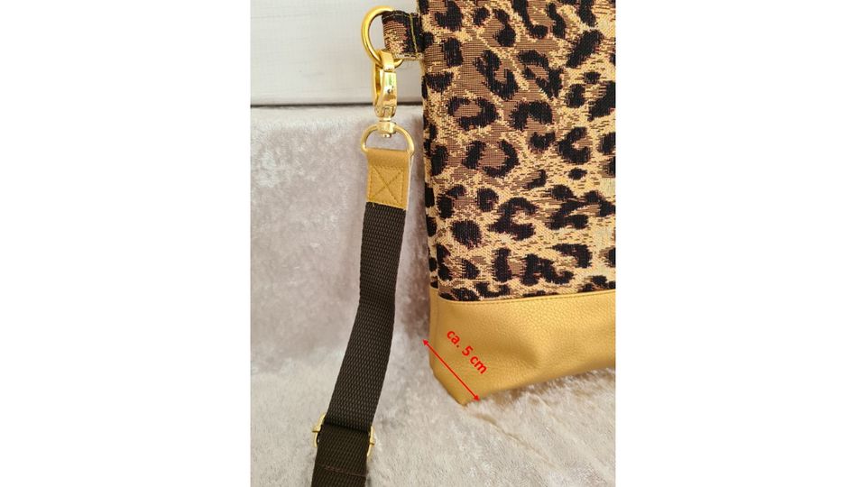 Umhängetasche „Steffi“ Leopard / Gurtbandtasche / Schultertasche in Hamburg