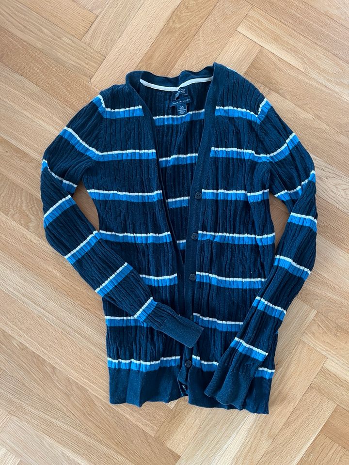 Schöne blau gestreifte Strickjacke Gr. S von Tommy Hilfiger in Königstein im Taunus