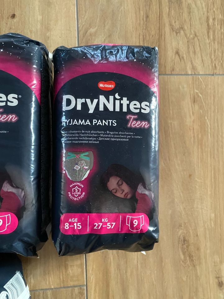 Windeln, DryNites Pyjama pants (27-57kg) in Großmehring