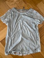 Graues Shirt mit Spitze (Pepe Jeans) - Größe L) Bayern - Eichenau Vorschau
