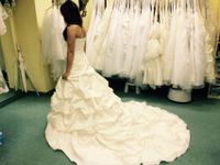 Brautkleid IVORY creme weiß NP 1000€ Pailetten Reifrock Gr 34 Bayern - Heroldsberg Vorschau