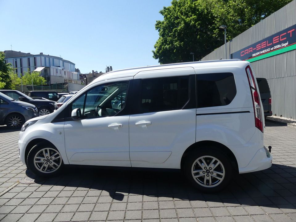 Ford Tourneo Connect 1.5 TDCI Titanium PANO/AHK/KAM/N in Berlin