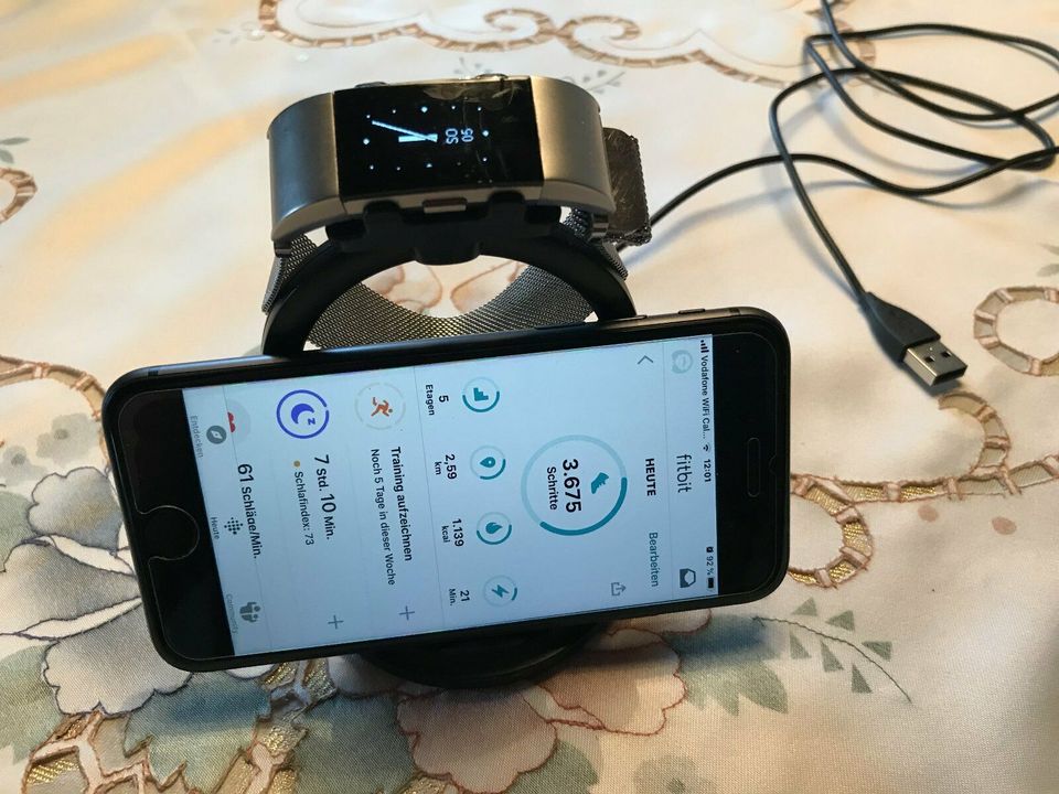 Fitbit Charge 2 USB-Ladestation in Haimhausen