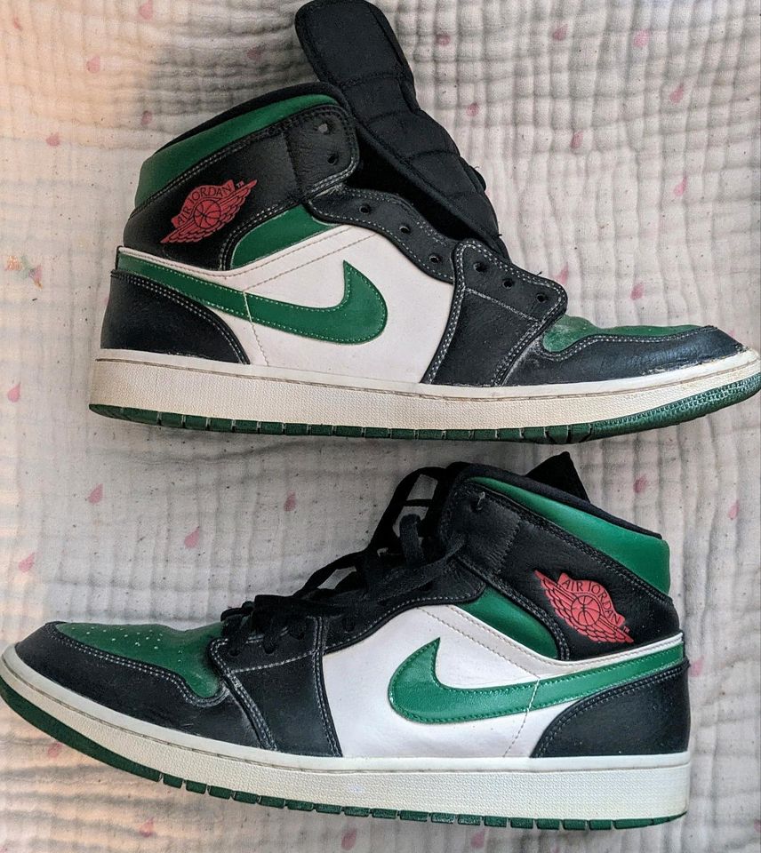 Nike Air Jordan 1 Mid Green Toe US13 in Hamburg