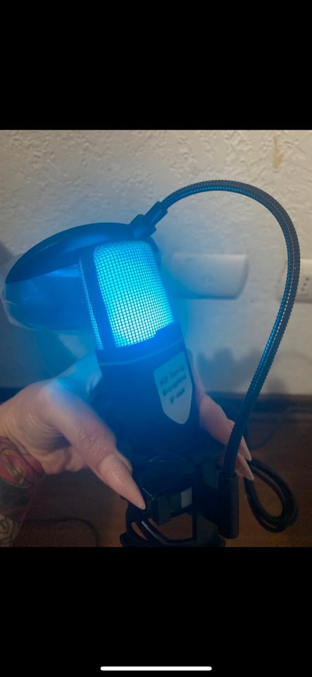 Mikrofon mit lED und USB Anschluss !! in Herten