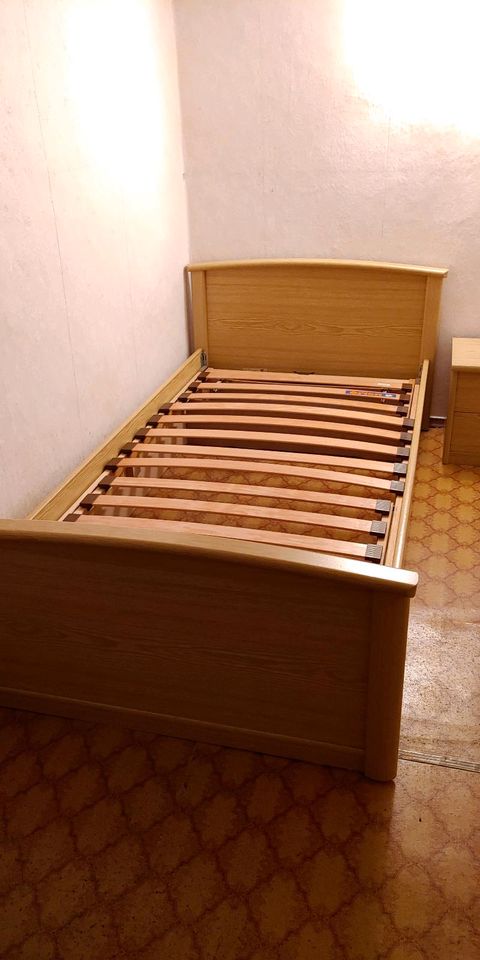 Kastenbett Jugendbett Bett Lattenrost Nachttisch 100x200 100 200 in Zeithain