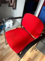 2 Stühle in rot - Chromgestell sehr stabil - stapelbar Frankfurt am Main - Dornbusch Vorschau