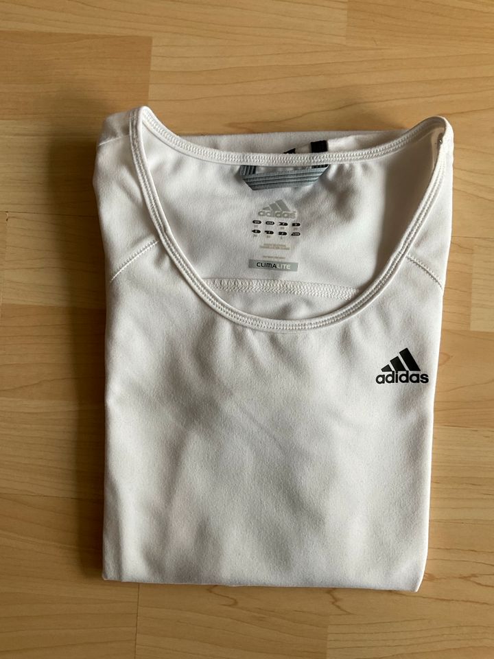 Sporttshirt von Adidas, Größe: 36, weiß mit schwarzen Streifen in Petersberg