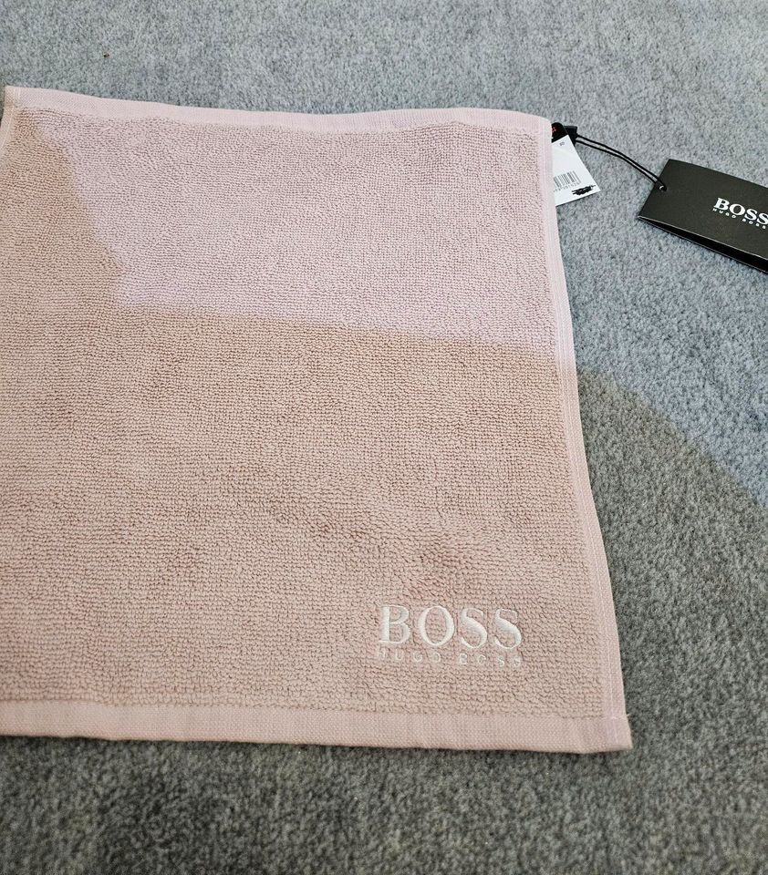 Hugo Boss Badehandtuch 100x150cm + Waschlappen ! Neu ! in Lollar