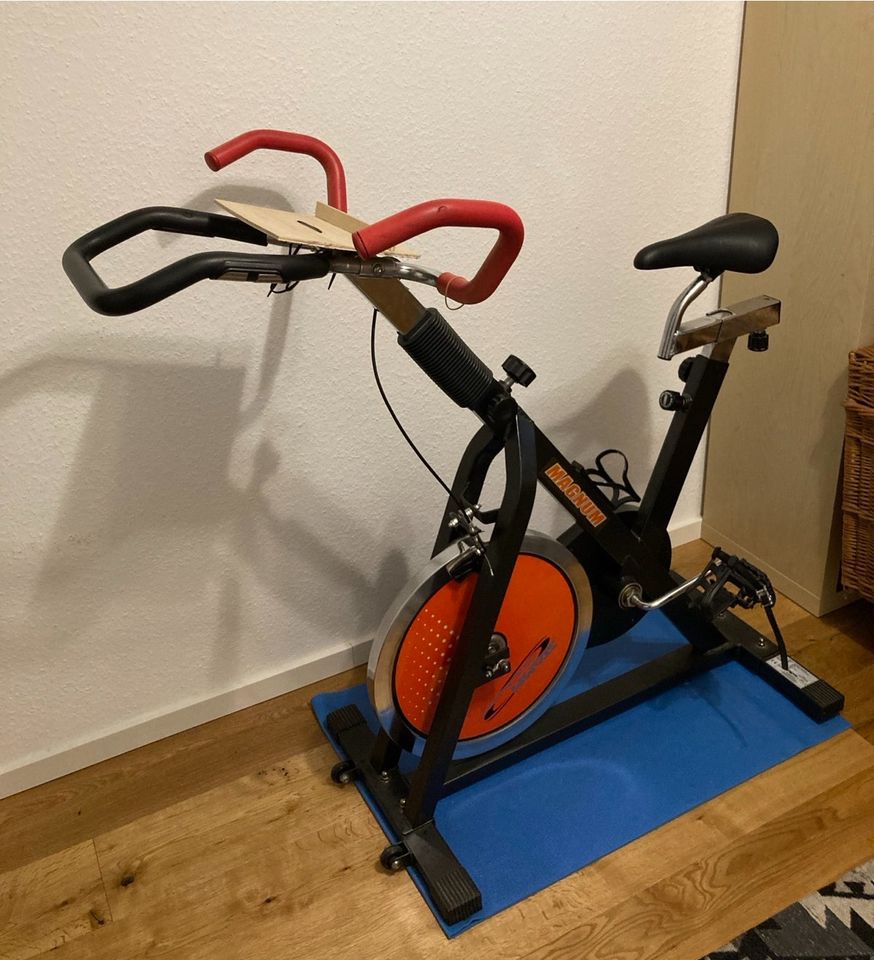 Trainingsfahrrad / Ergometer / Spinning-Bike in Viersen