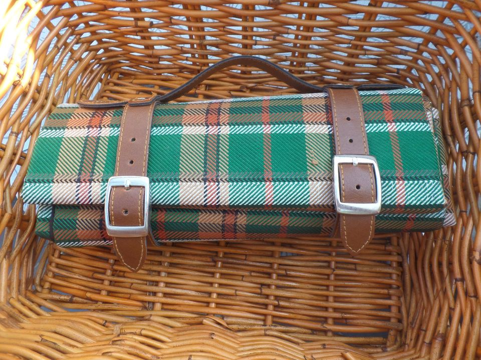 Großer Picknick-Korb Weidenkorb 46cm x 36cm + Picknick-Decke Neu in Hessen  - Dreieich | eBay Kleinanzeigen ist jetzt Kleinanzeigen