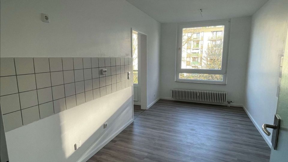 freundliche 2-Zimmer- Wohnung Erstbezug nach Sanierung in Düsseldorf