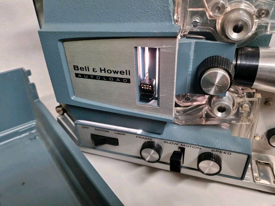 Super 8 Projektor funtionstüchtig Bell & Howell Autoload KAMERA in Bestwig