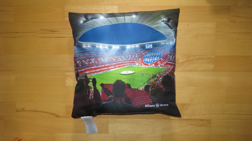 Kissen FC Bayern München "Arena" - 40x40cm - Neuwertig in Eschenbach Württemberg