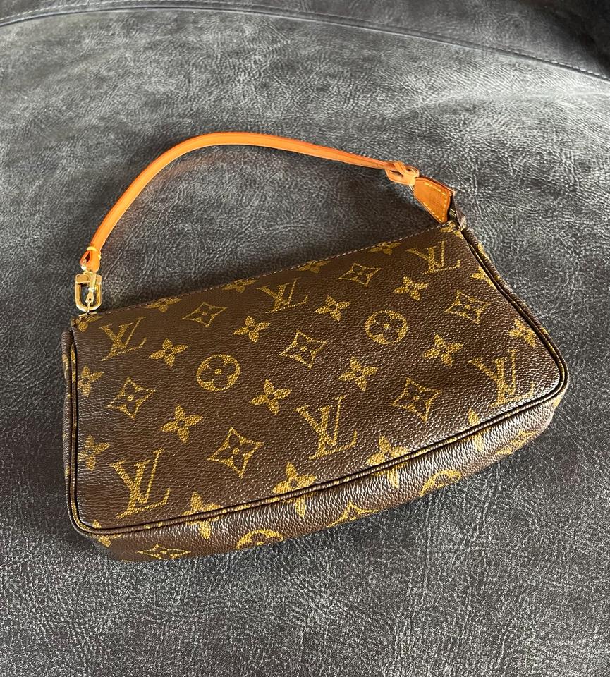 Louis Vuitton Pochette Accessoires Monogram Tasche Schulterriemen in Hessen Marburg kleinanzeigen