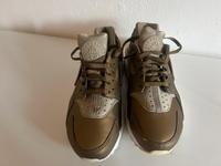 Nike Sneakers grün Essen-West - Frohnhausen Vorschau