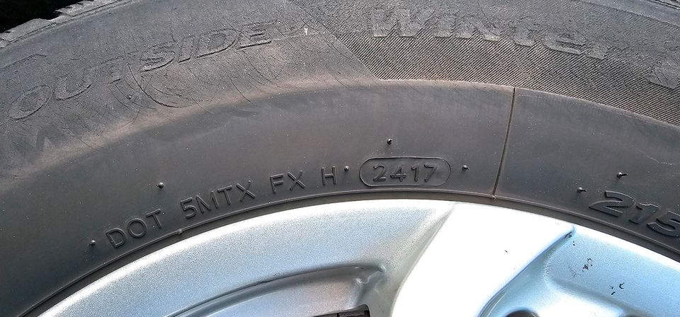 Felgen 215/70 R16 100T Hyundai Tucson/ix35 Winterreifen in Norden