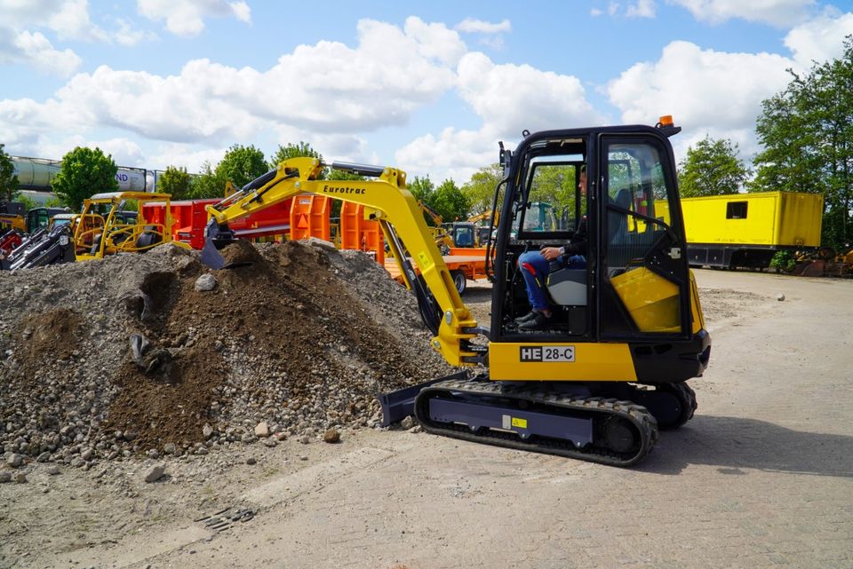 Kompaktbagger Minibagger Kubota Diesel Motor HE28 Eurotrac in Heemsen