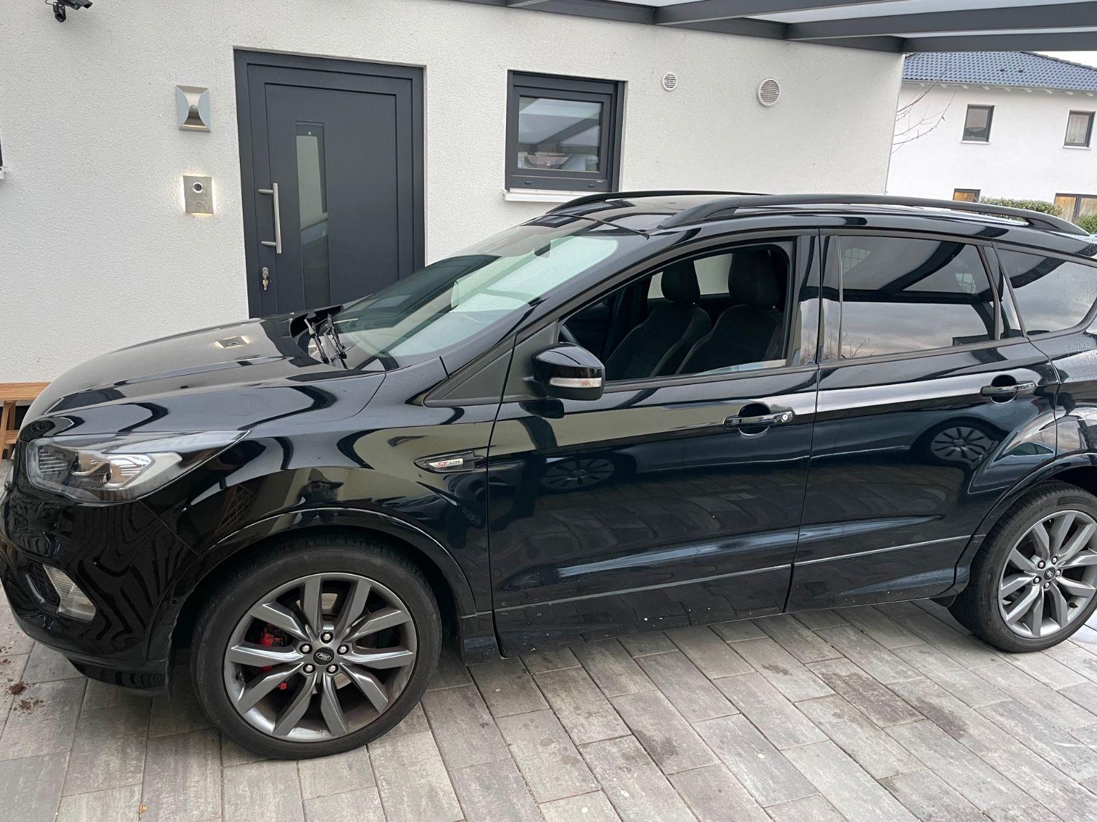 Abbildung des Autos Ford Kuga 2,0 EcoBoost 4…