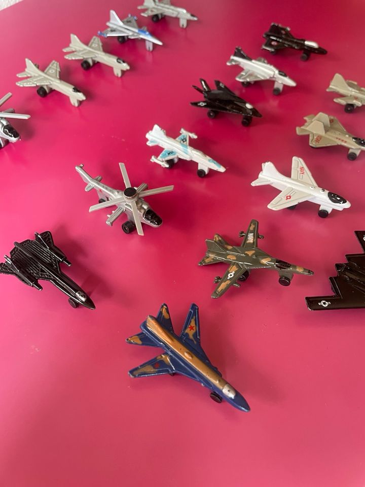 19x Miniatur Flugzeuge Metall Wings of Fire 90er Panini Jet Mini in Bassum