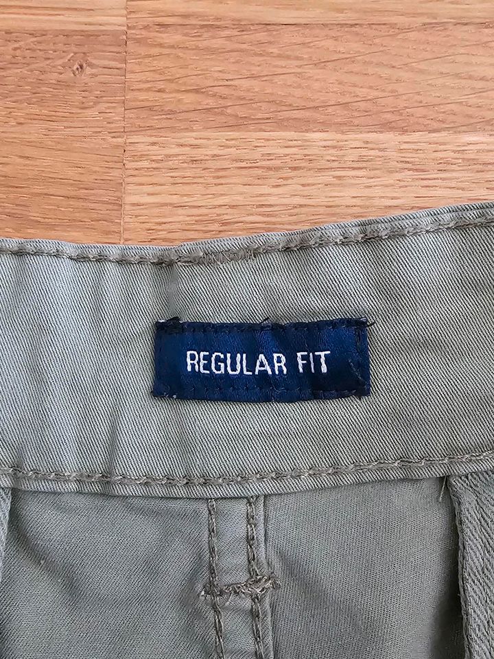 Pepe Jeans London Herren Chino Short grün Größe 31 - TOP in Höchberg