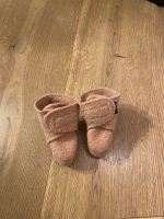 Disana Schurwolle Babyschuhe rosa Gr.1 Hessen - Bad Vilbel Vorschau