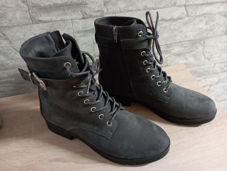 neue Schnürboots, Gr. 40, grau, Stiefel, Stiefeletten, Frühling in Ichenhausen