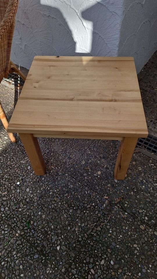 Holztisch zu verkaufen in Sachsenheim