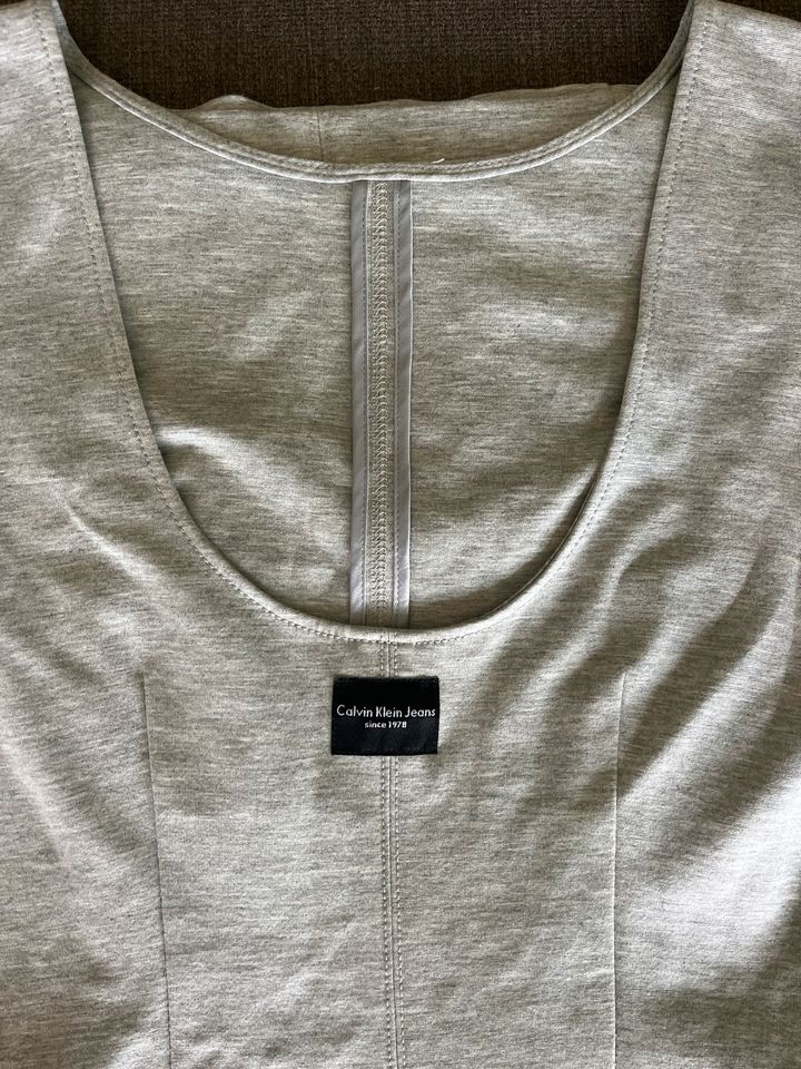 Neu Calvin Klein Jeans Kleid Etuikleid Elastan Grau L 38 40 USA in Salzwedel