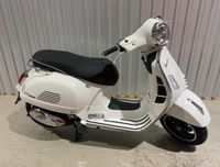 Vespa GTS 300 Super weiß Neufahrzeug sofort verfügbar Lieferung Schleswig-Holstein - Barsbüttel Vorschau