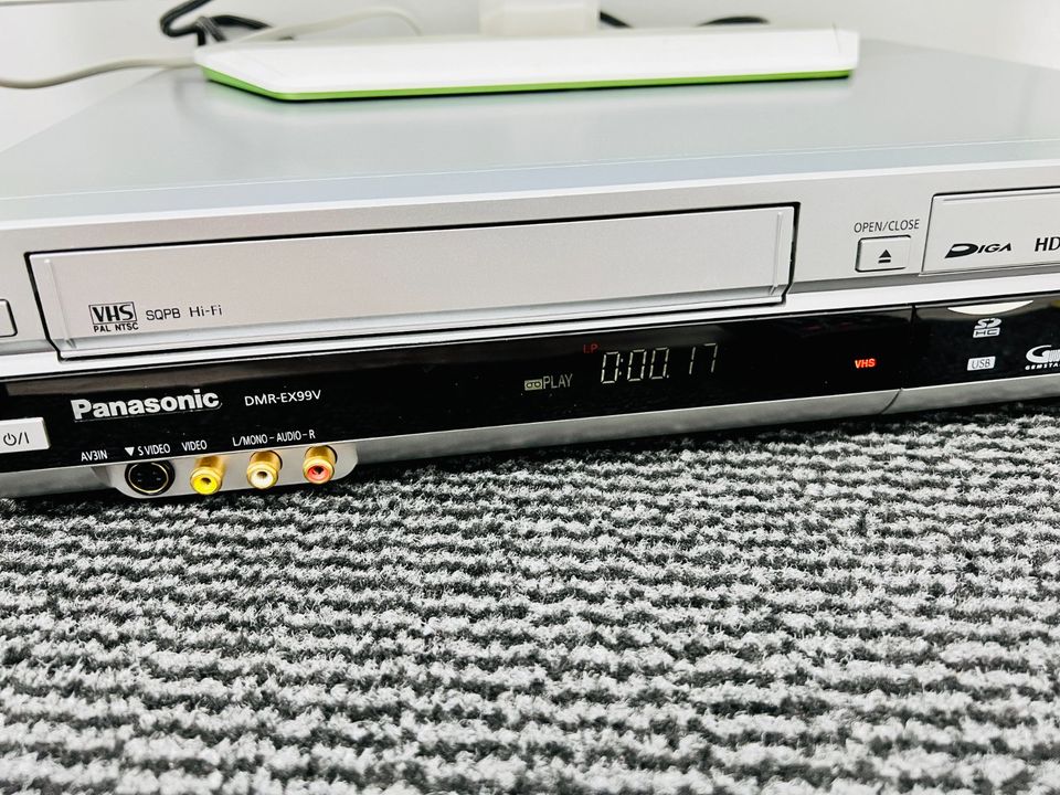 Panasonic DMR-EX99V Kombi, HDMi VHS/HDD/DVD Recorder, SD, 250GB in Berlin