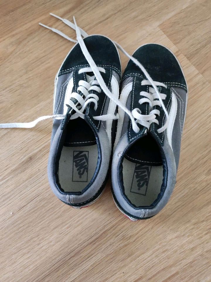 VANS Schuhe Gr. 32 in Hohenwart