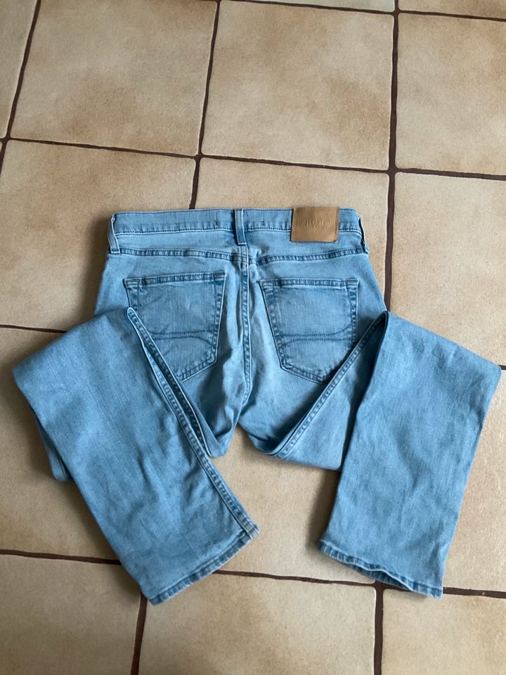 Hollister Jeans Hose 29/30 in Essen