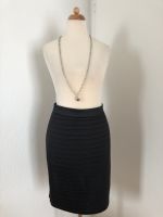 H&M Rock Satin kurz schwarz 36 S bodycon Satin Baden-Württemberg - Rutesheim   Vorschau