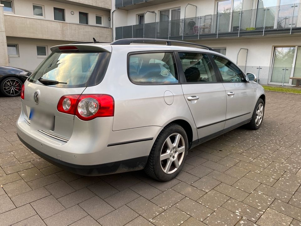 VW Passat B6 2.0 TDI in Paderborn