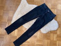 H&M &DENIM Gr. 164 Jeans schwarz SKINNY FIT Hose Hessen - Schwalmstadt Vorschau