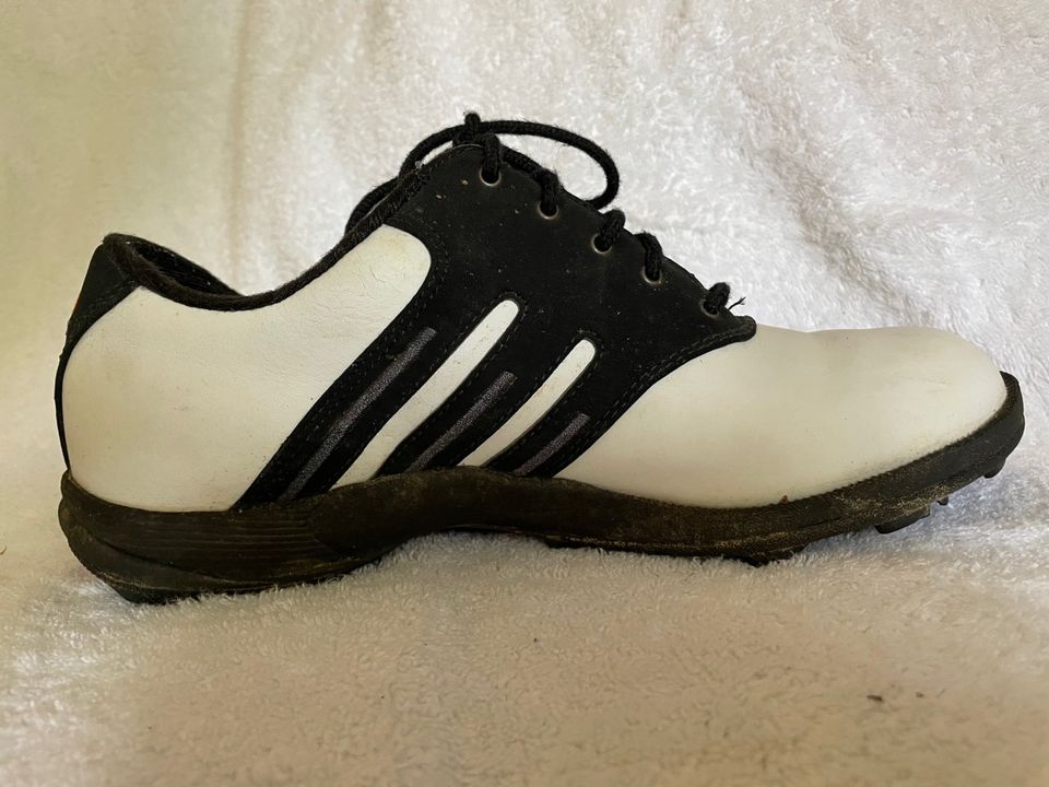 NEUWERTIG Adidas Golfschuhe 38 schwarz weiß 6 1/2 Retro Look in Hamburg