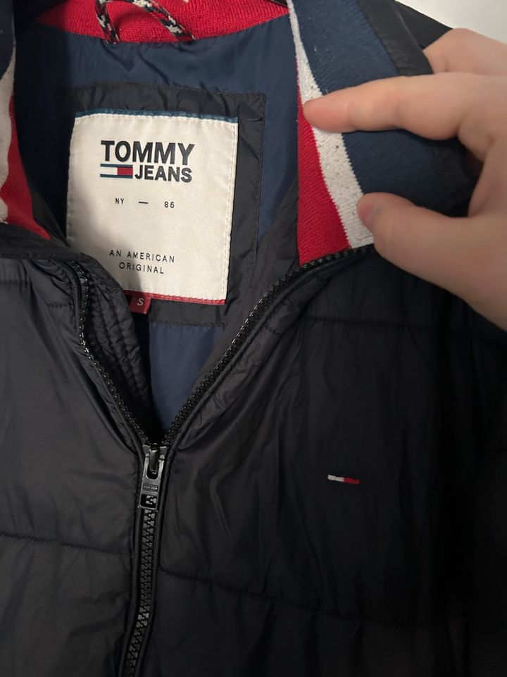 Tommy Hilfiger Jacke in Hausach
