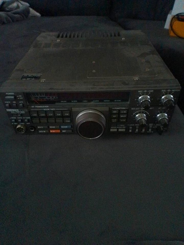 Kenwood TS440s Kurzwellen Transceiver in Schwarzenbek